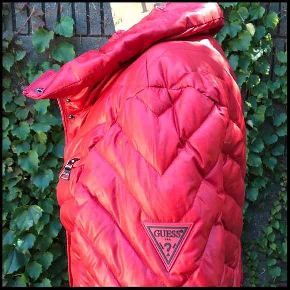 Guess Puffer Coat - Picture 3 of 5